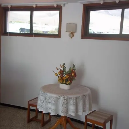 Sleeps 4 Wifi * Famara