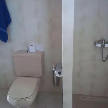 Sleeps 4 Wifi Ferienhaus *