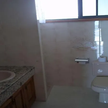 Sleeps 4 Wifi Famara